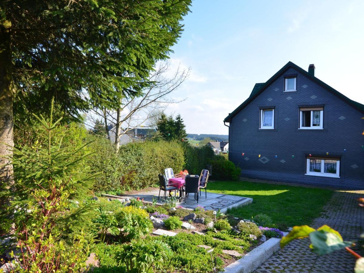 Holiday Home With Garden Neustadt am Rennsteig Room photo